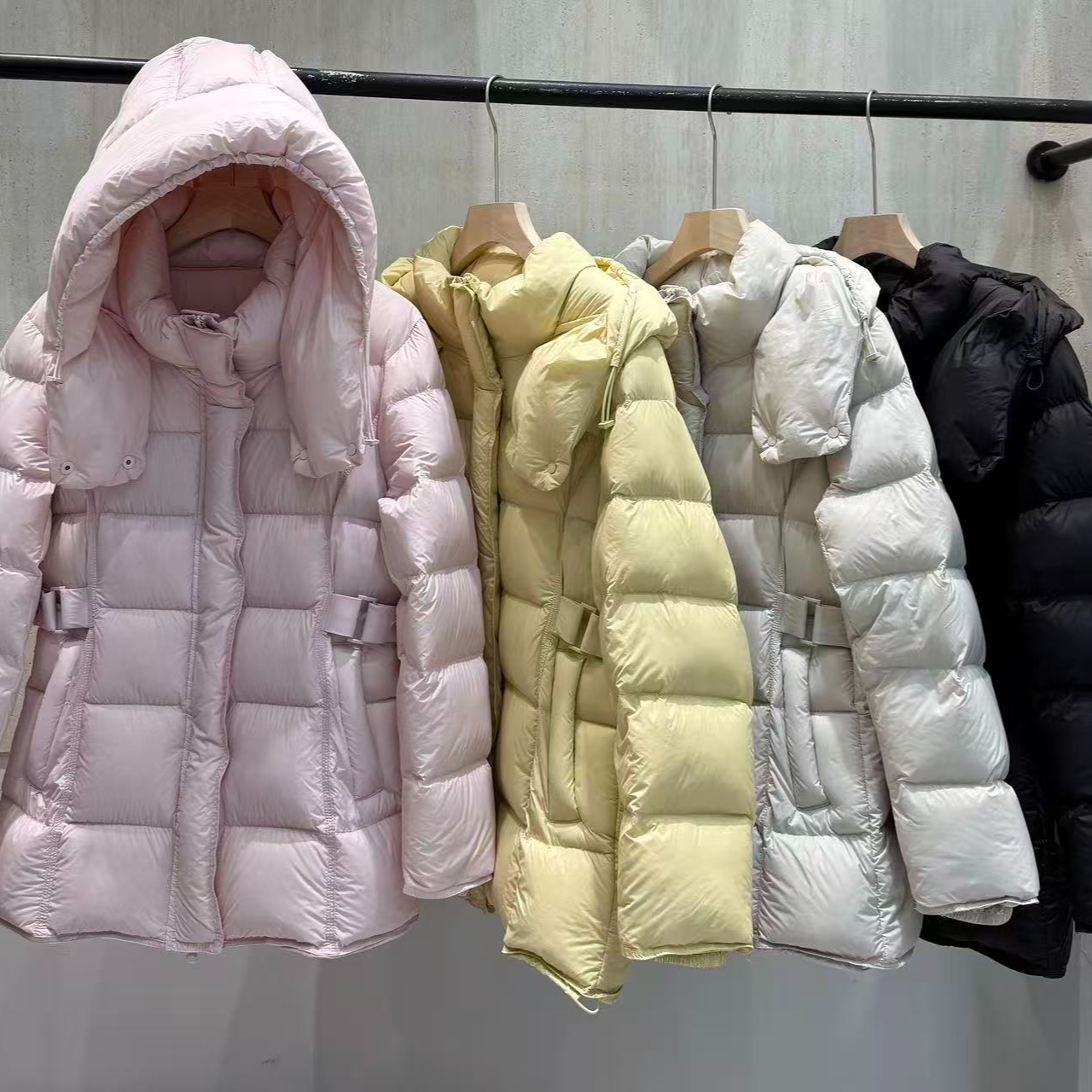 95新国标女秋冬新款泡芙加厚保暖修身显瘦羽绒服收腰韩版连帽冬装