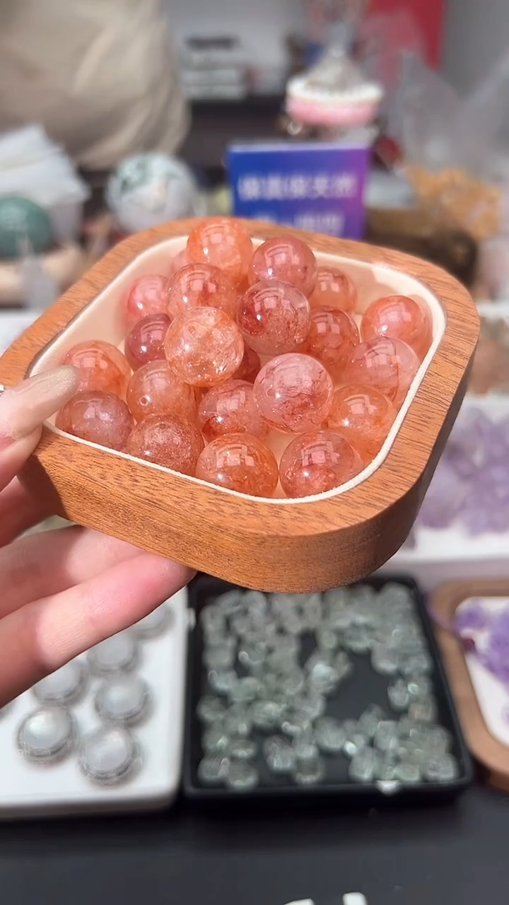 【闪购商品】水晶颈饰未镶嵌82样性发其一/3.11/1个