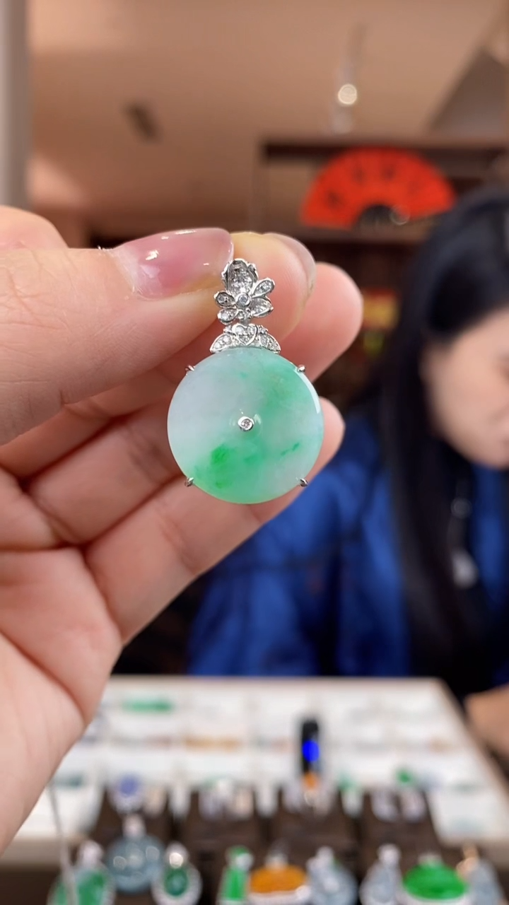 【闪购商品】翡翠吊坠(不含链)18K金镶嵌翡翠包镶无事牌