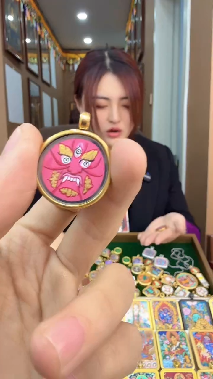 吊坠红财神-纯手绘唐卡