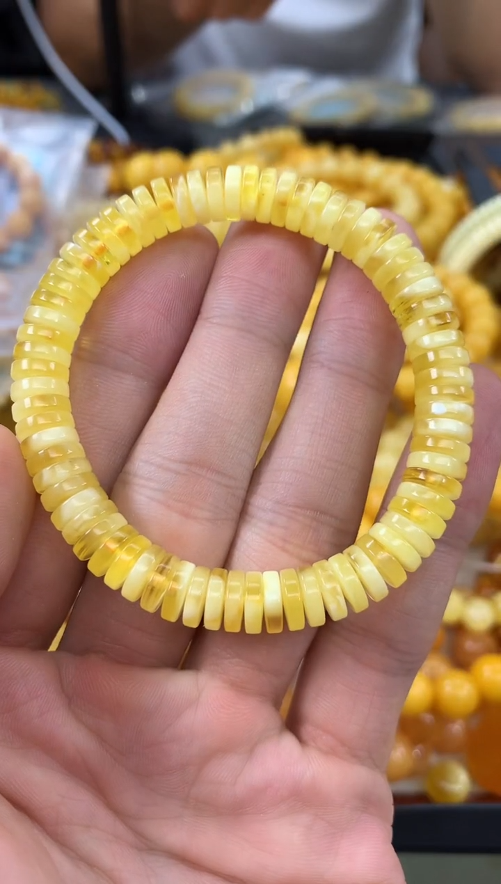 未镶嵌琥珀裸石手串
