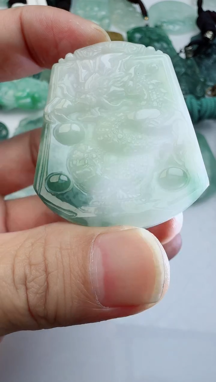 【闪购商品】翡翠颈饰未镶嵌11111111111