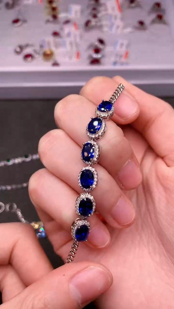 【闪购商品】蓝宝石手链银S925镶嵌.....