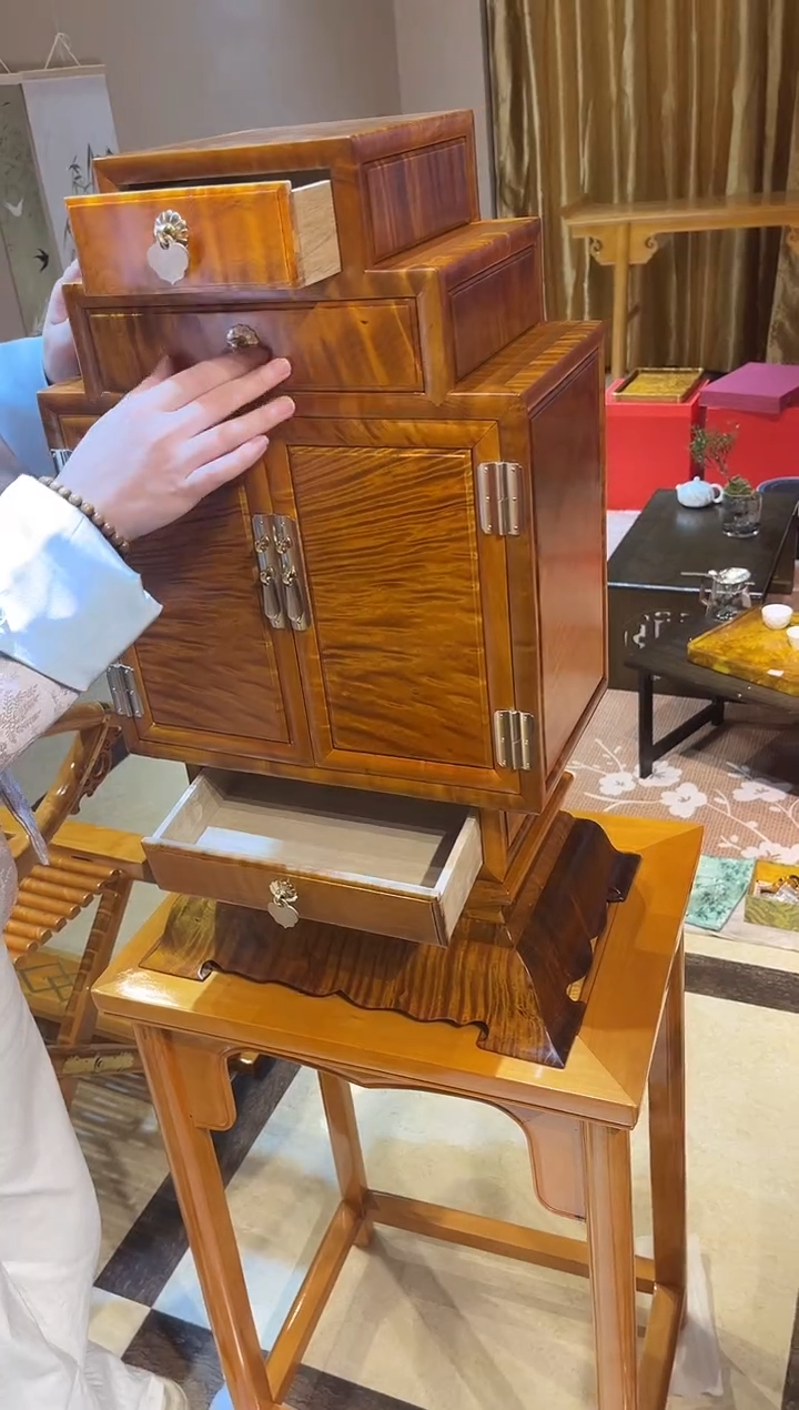 金丝楠小叶桢楠龙柜36*20*65