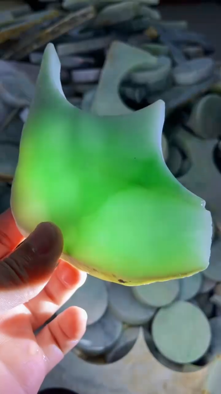 【闪购商品】翡翠挂件未镶嵌A货康壹167