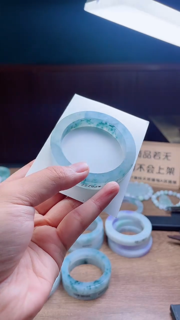 定制翡翠手镯未镶嵌定制