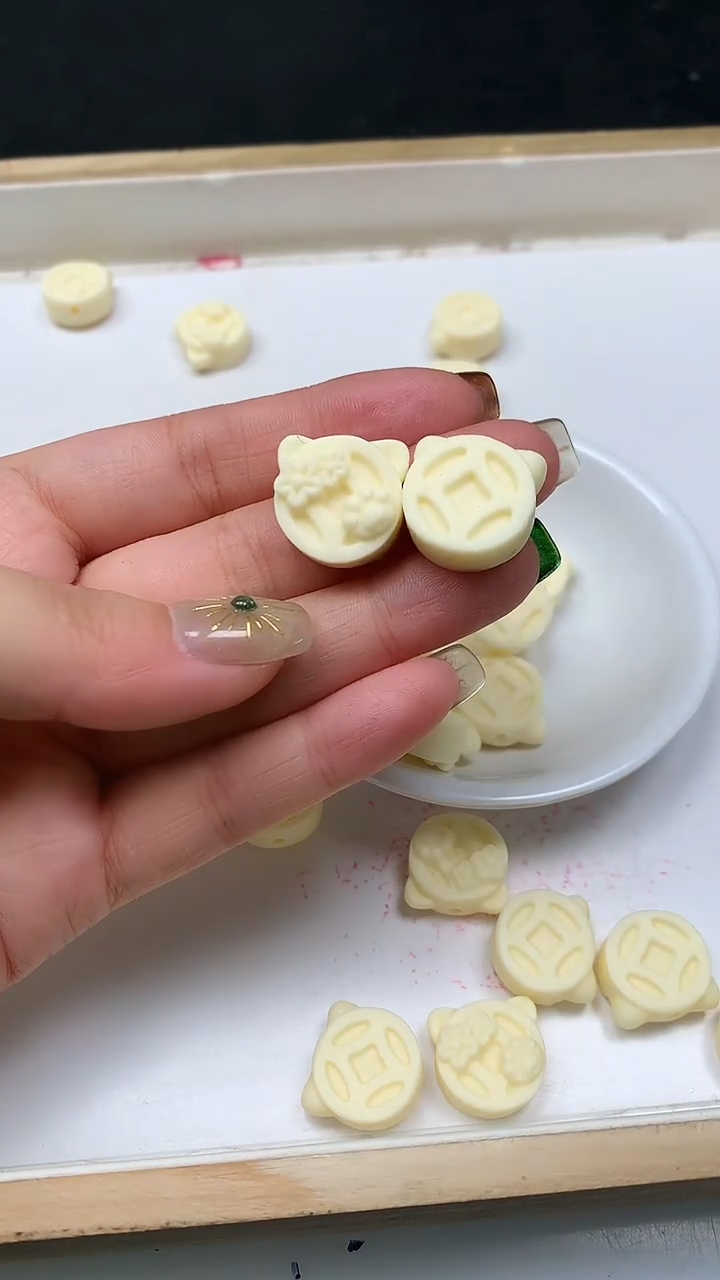 菩提散珠E871 牙 牙果猫头铜钱17*9mm2个5.8元