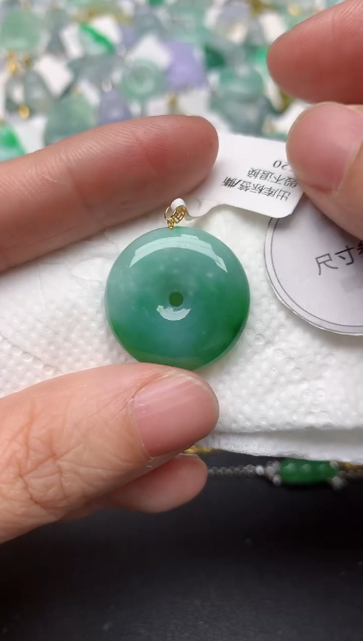 颈饰18K金镶嵌翡翠天然缅甸A货翡翠