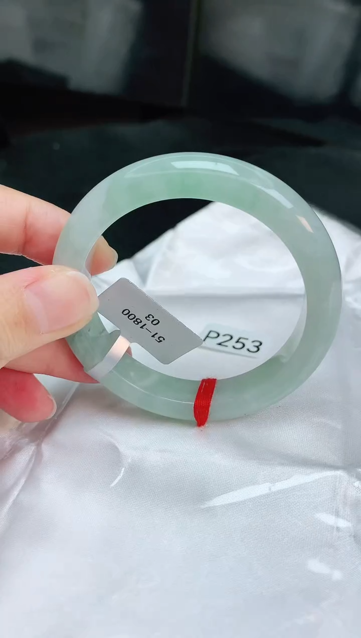 【闪购商品】翡翠手镯未镶嵌缅甸天然A货翡翠手镯