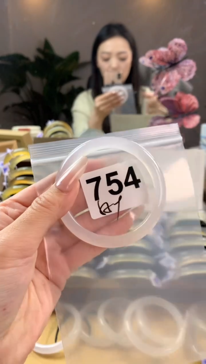 玛瑙/玉髓手镯未镶嵌754