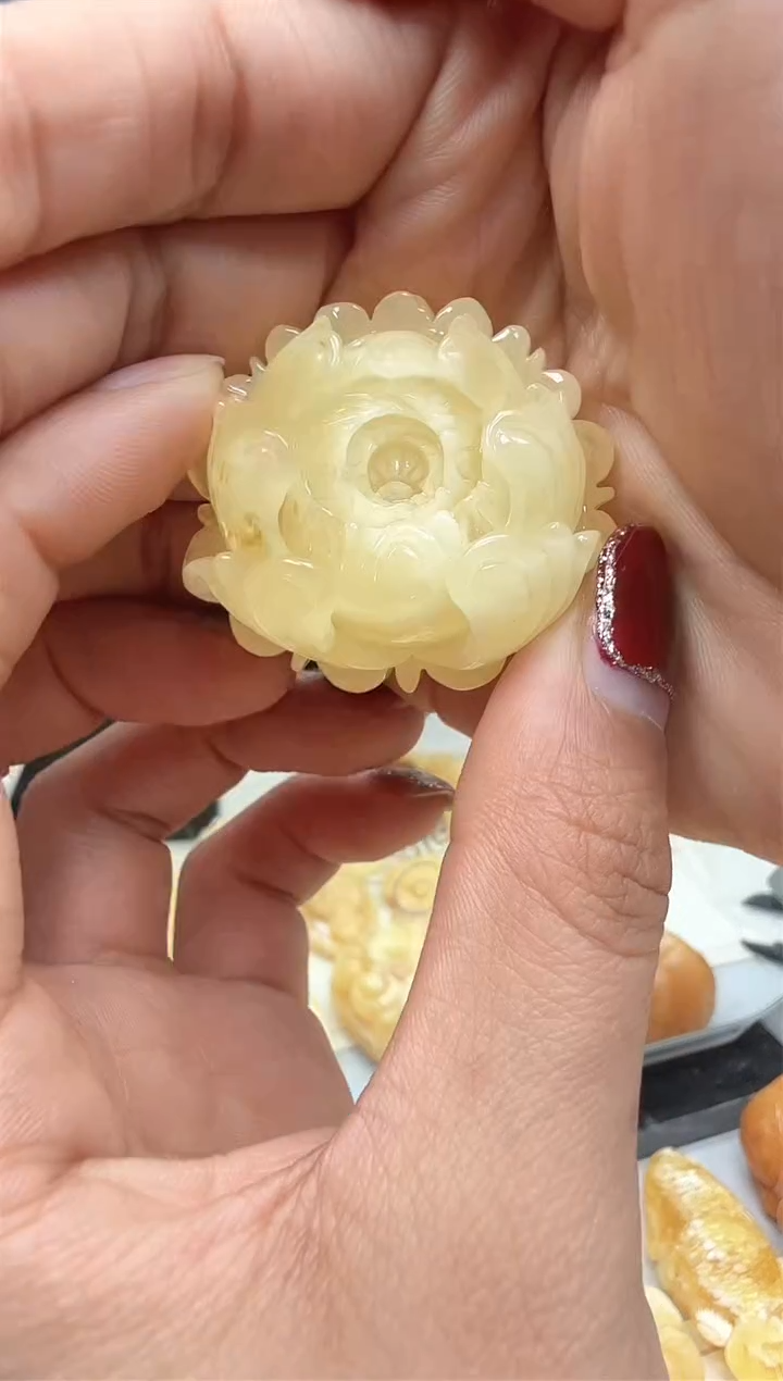 【闪购商品】琥珀裸石未镶嵌挂坠