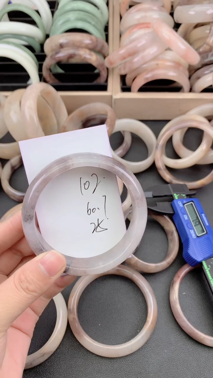 未镶嵌手镯石英质玉102