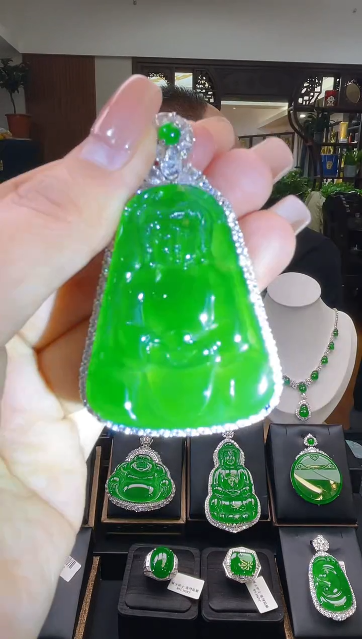 【闪购商品】翡翠吊坠(不含链)未镶嵌翡翠吊坠