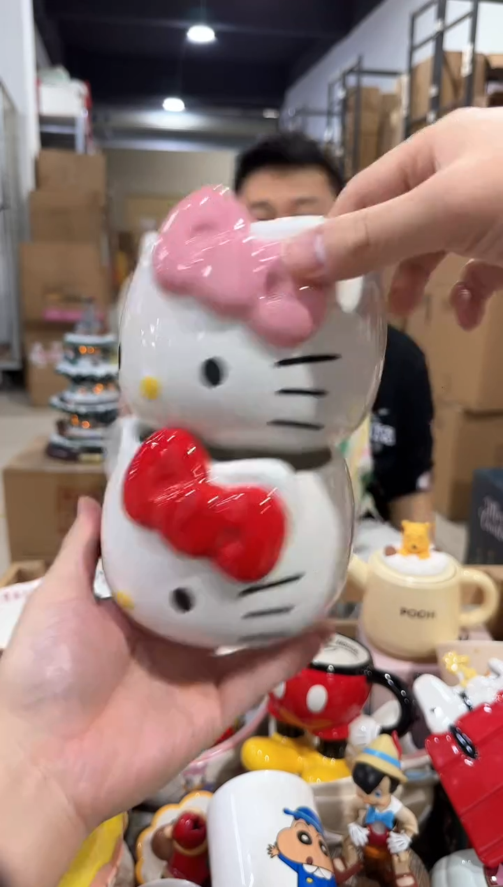 瓷片大号红色加粉色kt头杯2件套