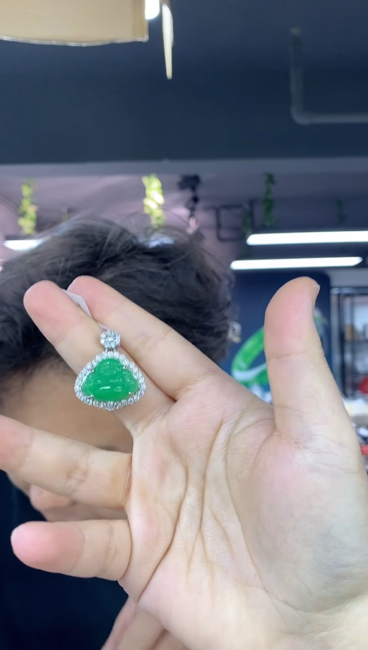 颈饰未镶嵌翡翠多样性发其一颜色微差