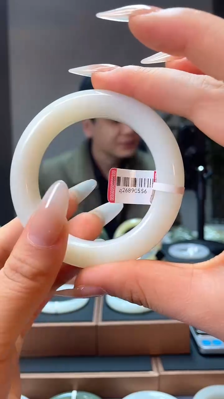 【闪购商品】和田玉手镯未镶嵌54暖白26890556