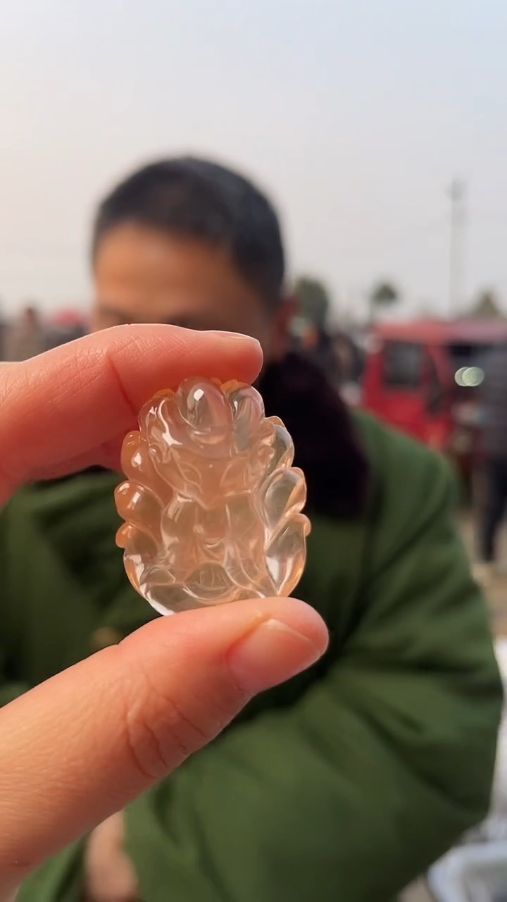 【闪购商品】水晶吊坠(赠链)未镶嵌天然红兔毛多样性发一