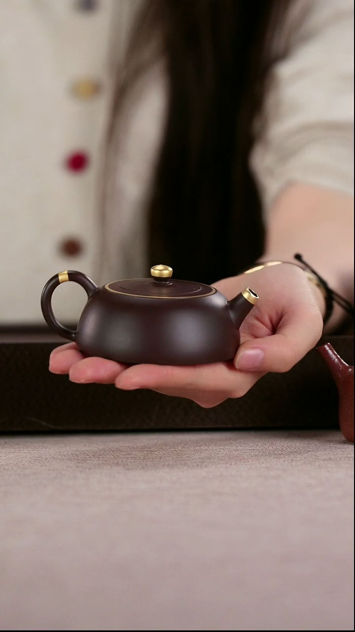 茶壶紫砂四号井茄皮紫泥描金改款半月