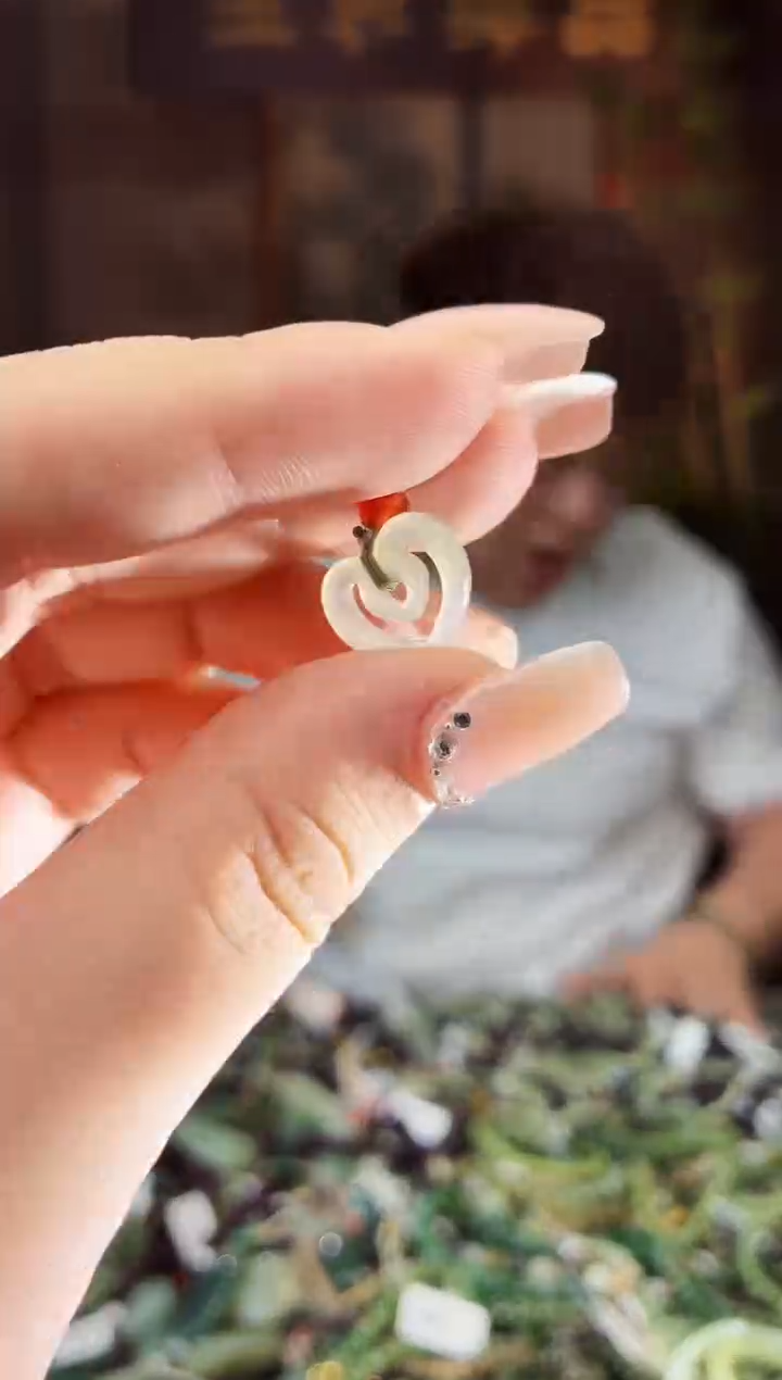 和田玉未镶嵌颈饰拍一发一