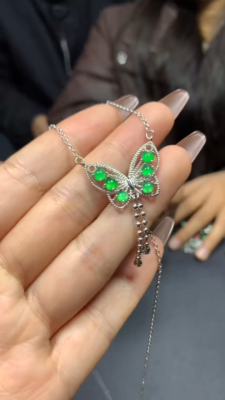 【闪购商品】翡翠吊坠(赠链)未镶嵌0933802670/多样性发一