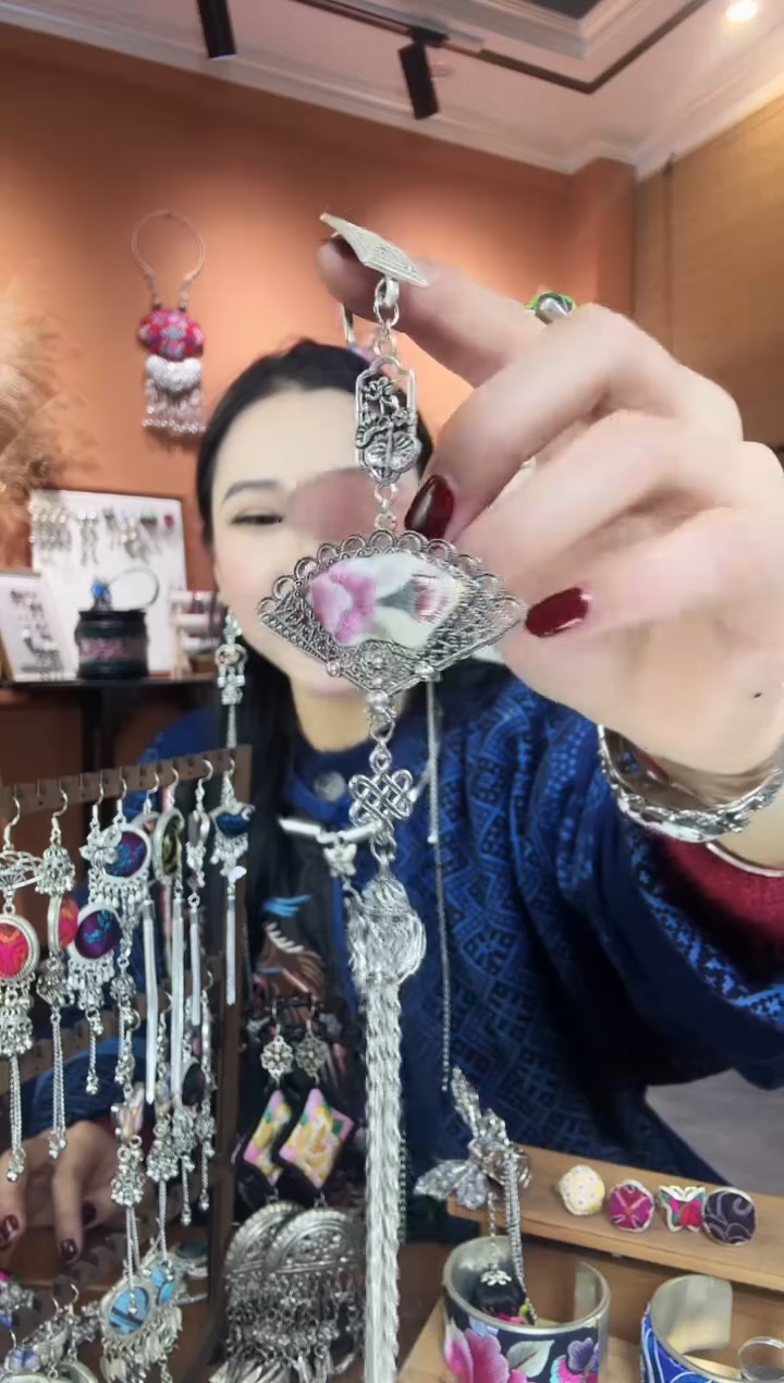 【闪购商品】刺绣纯手工民族风压襟