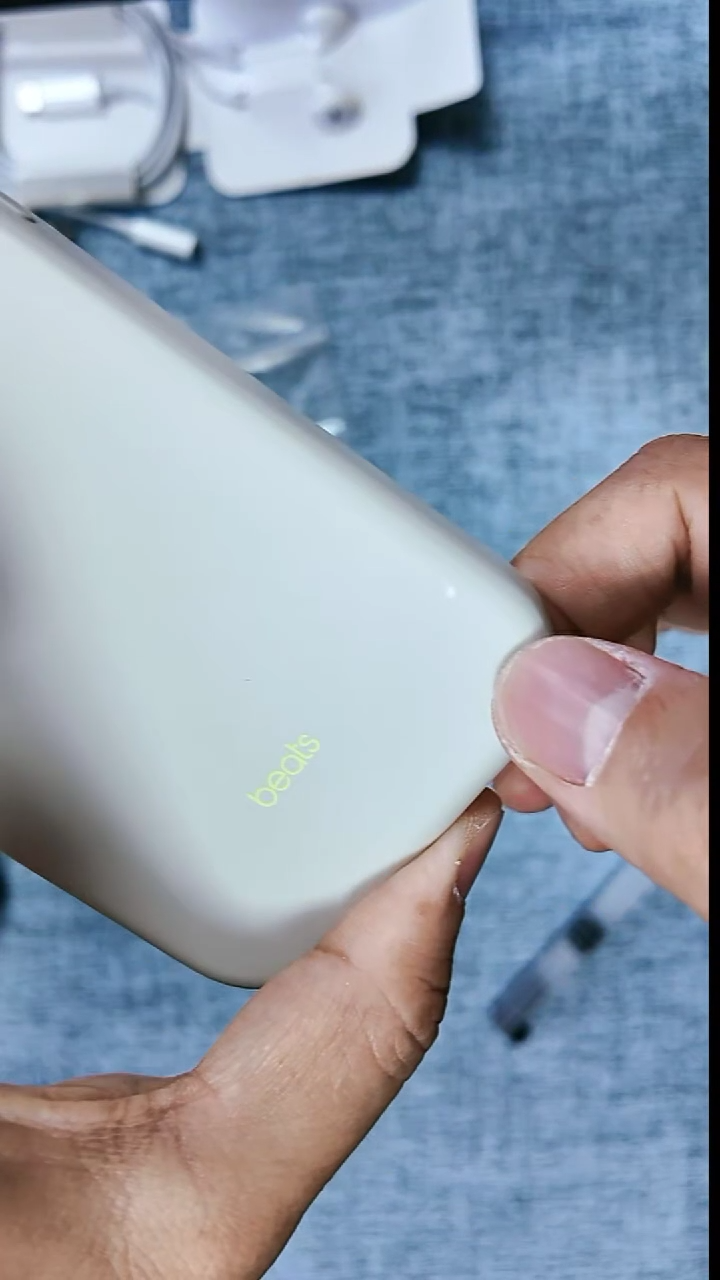 99新23号  17pro  浅岩色 瑕疵 磕碰