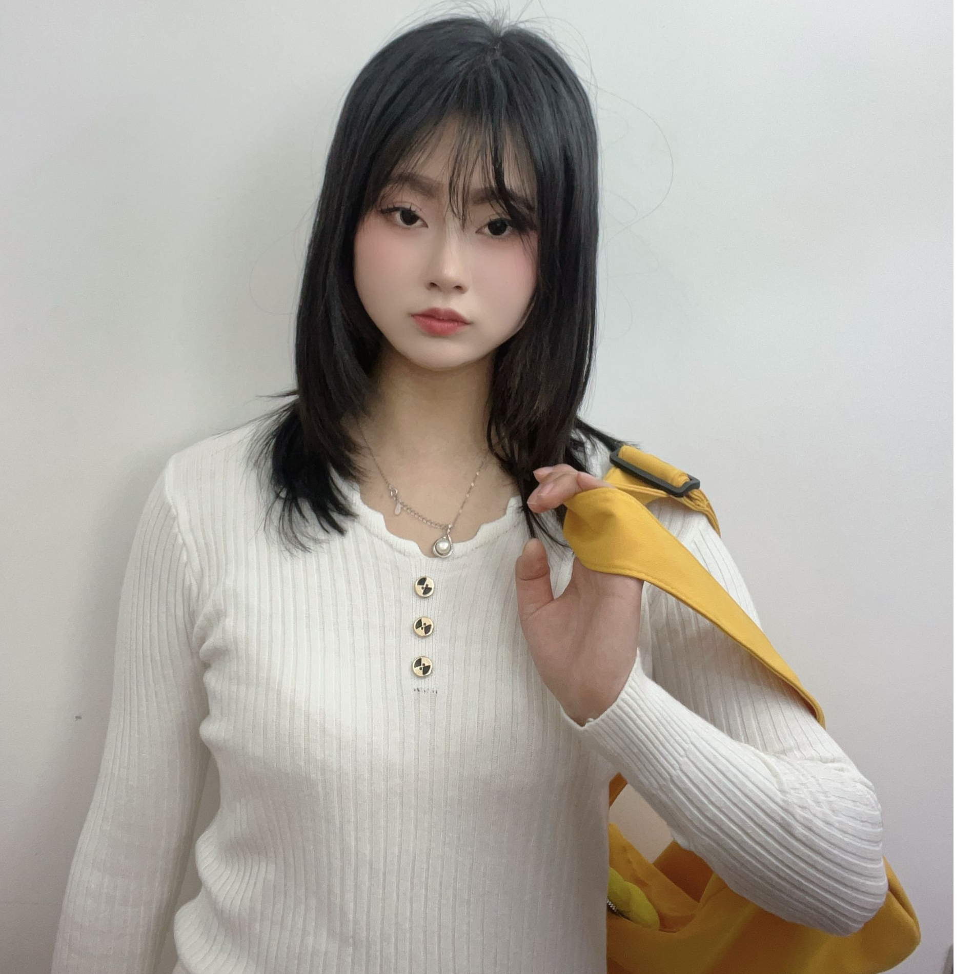 洋气长袖内搭 气质V领设计 袖口纽扣 修身T恤 韩版百搭显瘦