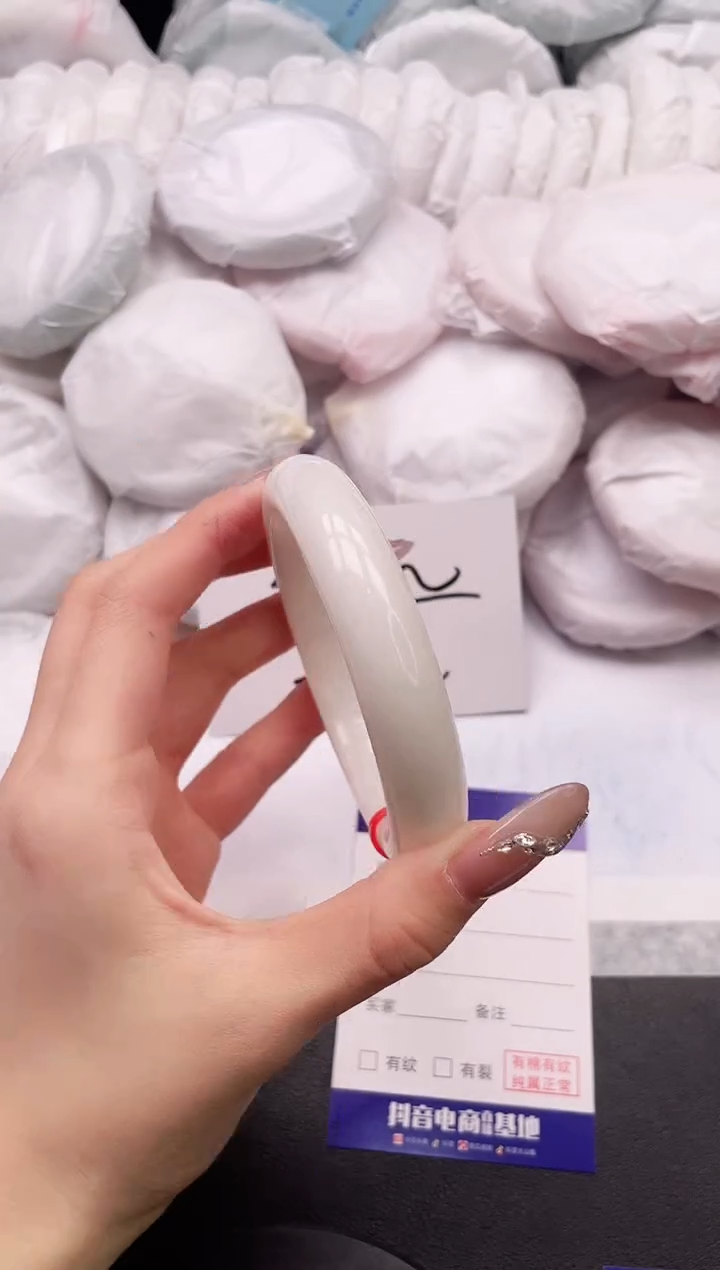 【闪购商品】和田玉未镶嵌手镯14K258-62