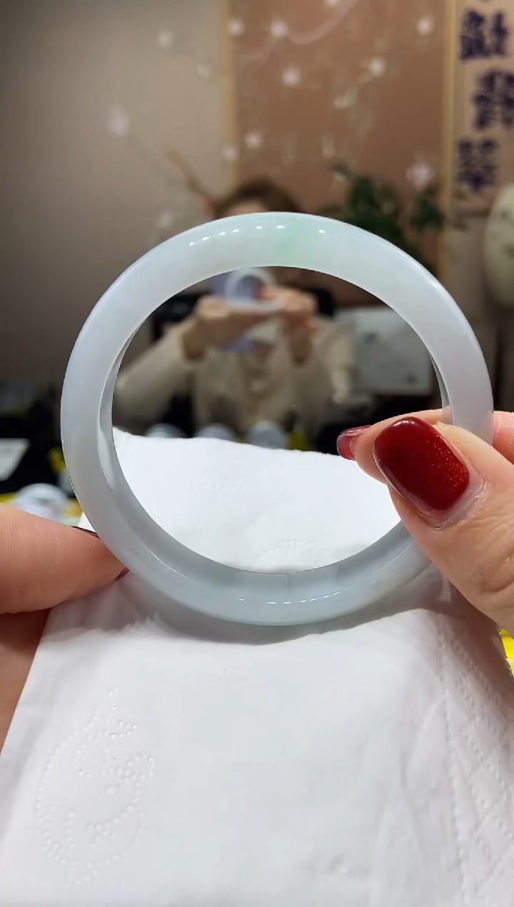 【闪购商品】翡翠手镯未镶嵌5556圈口