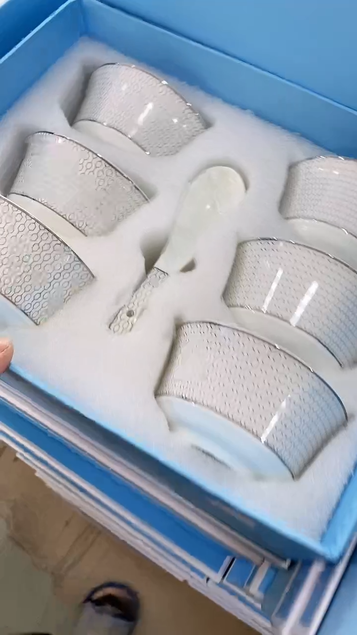 瓷片锅碗瓢盆一件不留@@1