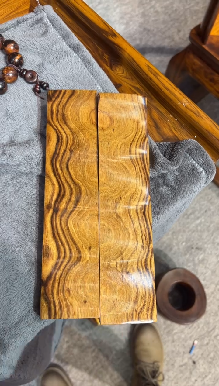 花梨木类王*军镇尺 红木家居