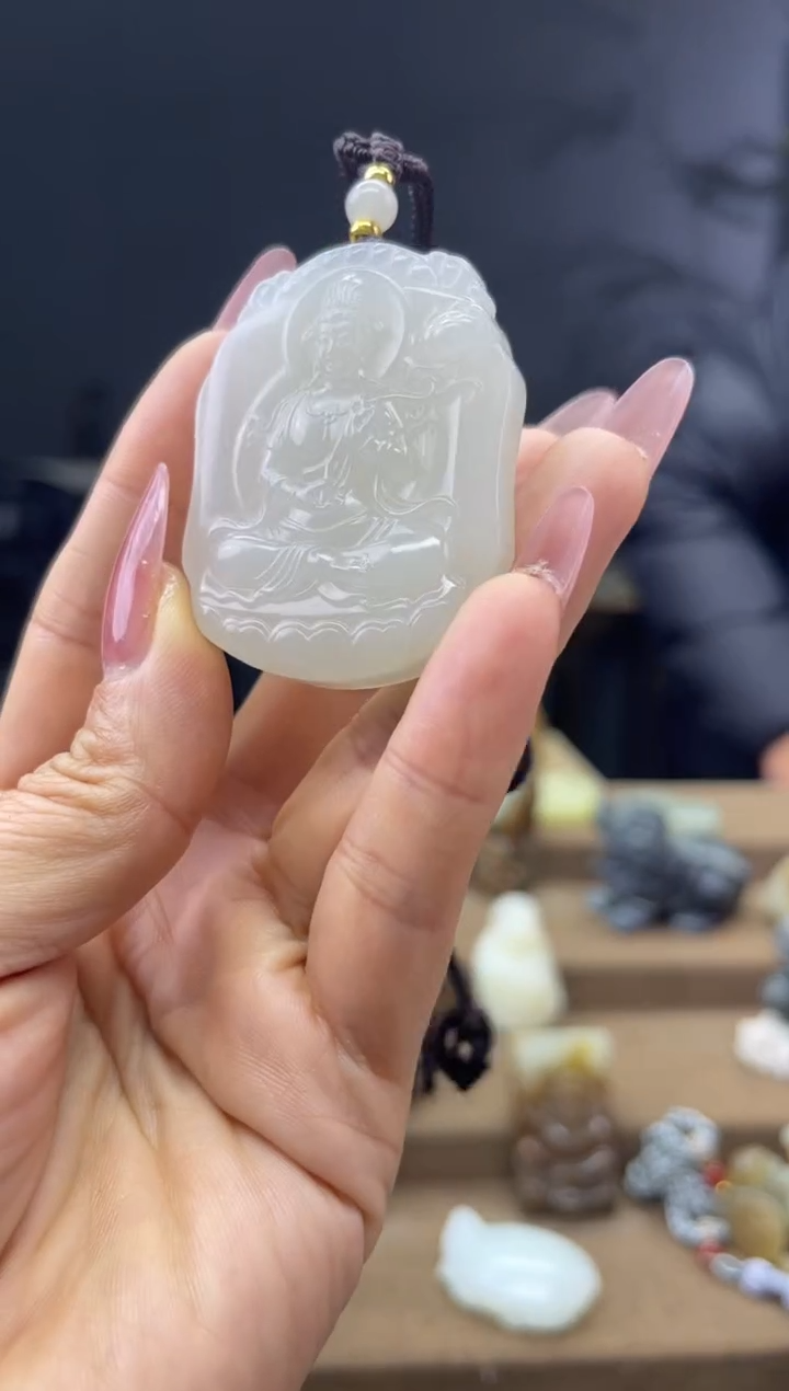 颈饰未镶嵌和田玉1