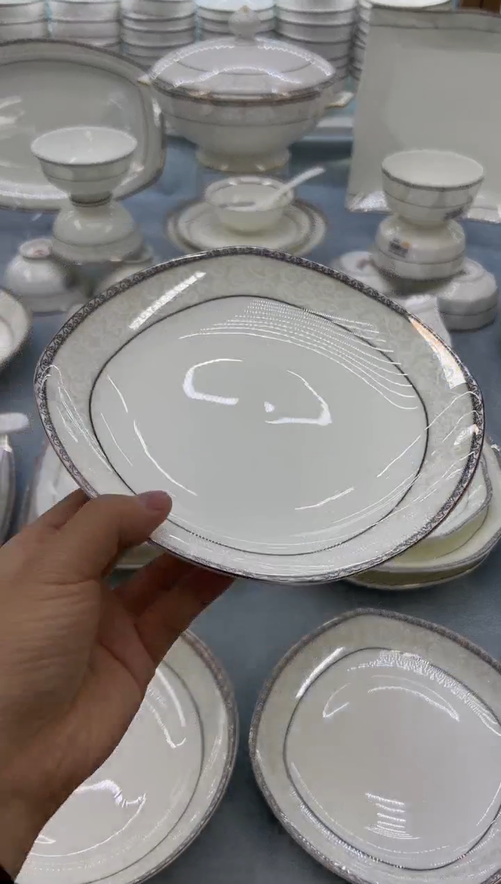 骨瓷玲珑8方2个  