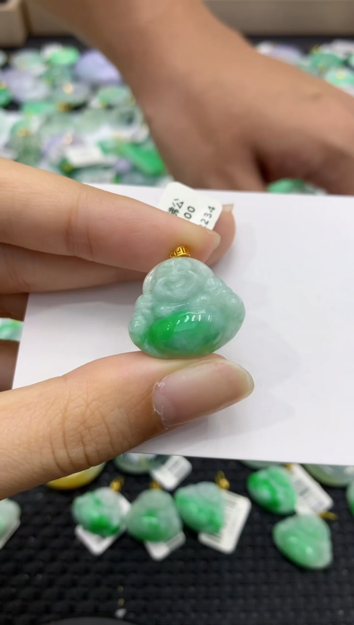 颈饰18K金镶嵌翡翠天然缅甸翡翠A货