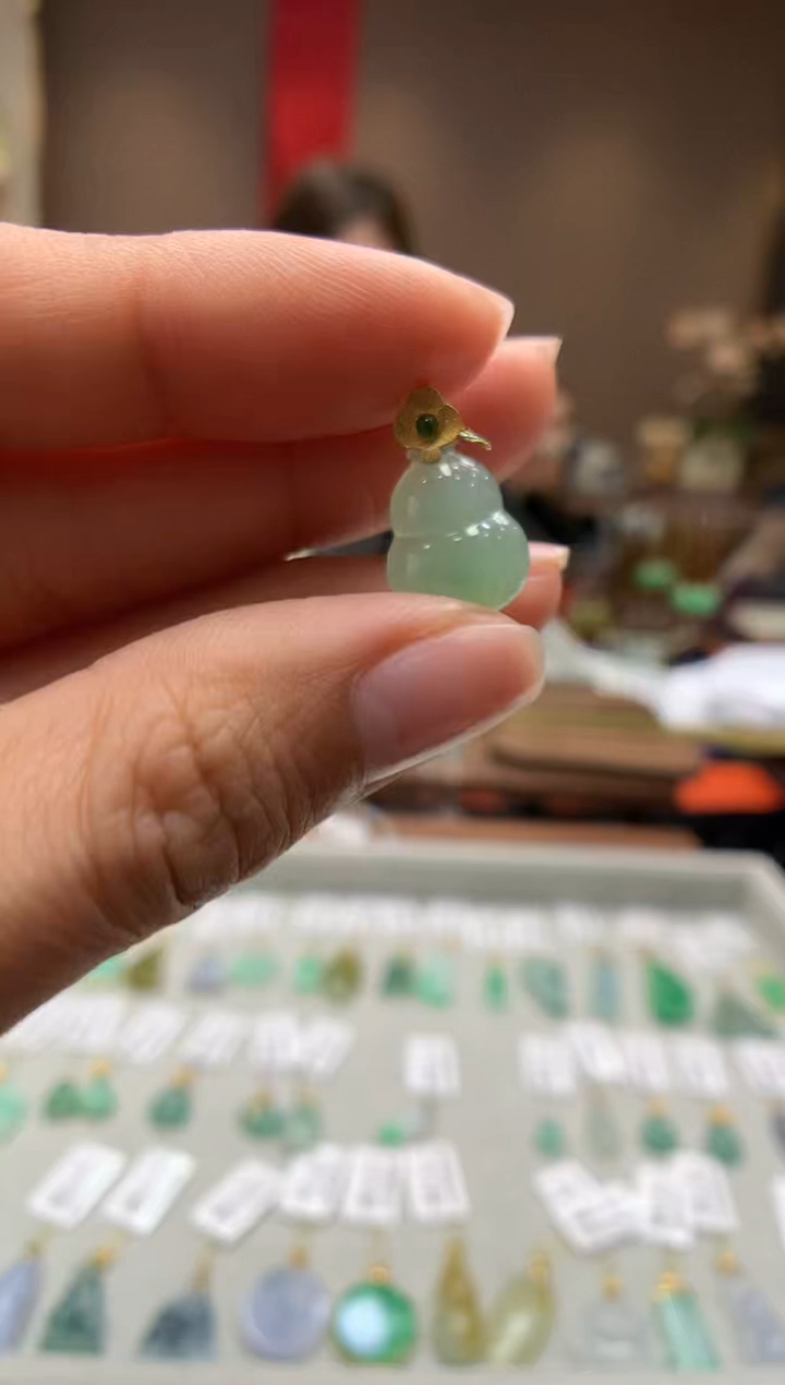 【闪购商品】翡翠颈饰18K金镶嵌葫芦