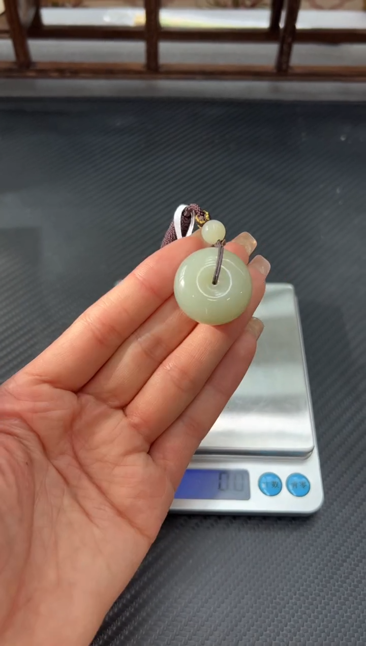 吊坠(赠链)未镶嵌和田玉且末微色差近矿平安扣k
