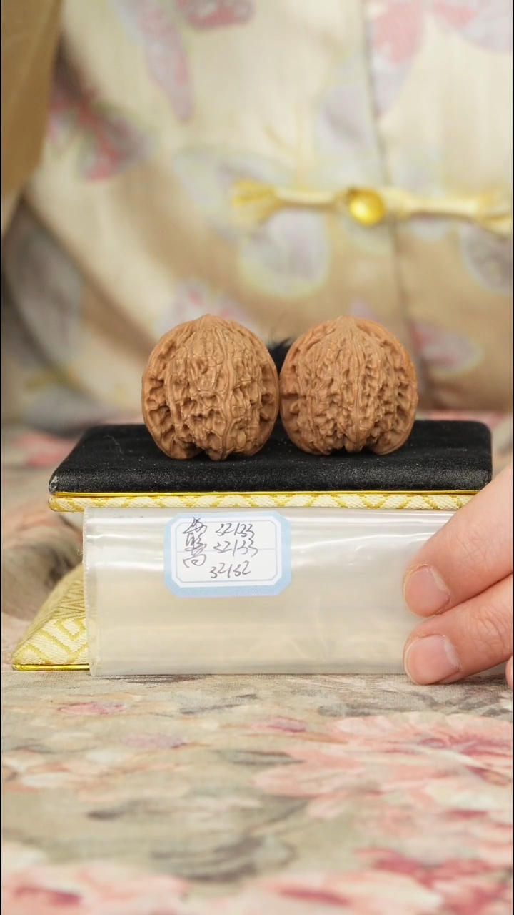 【闪购商品】文玩核桃把件密纹狮子头