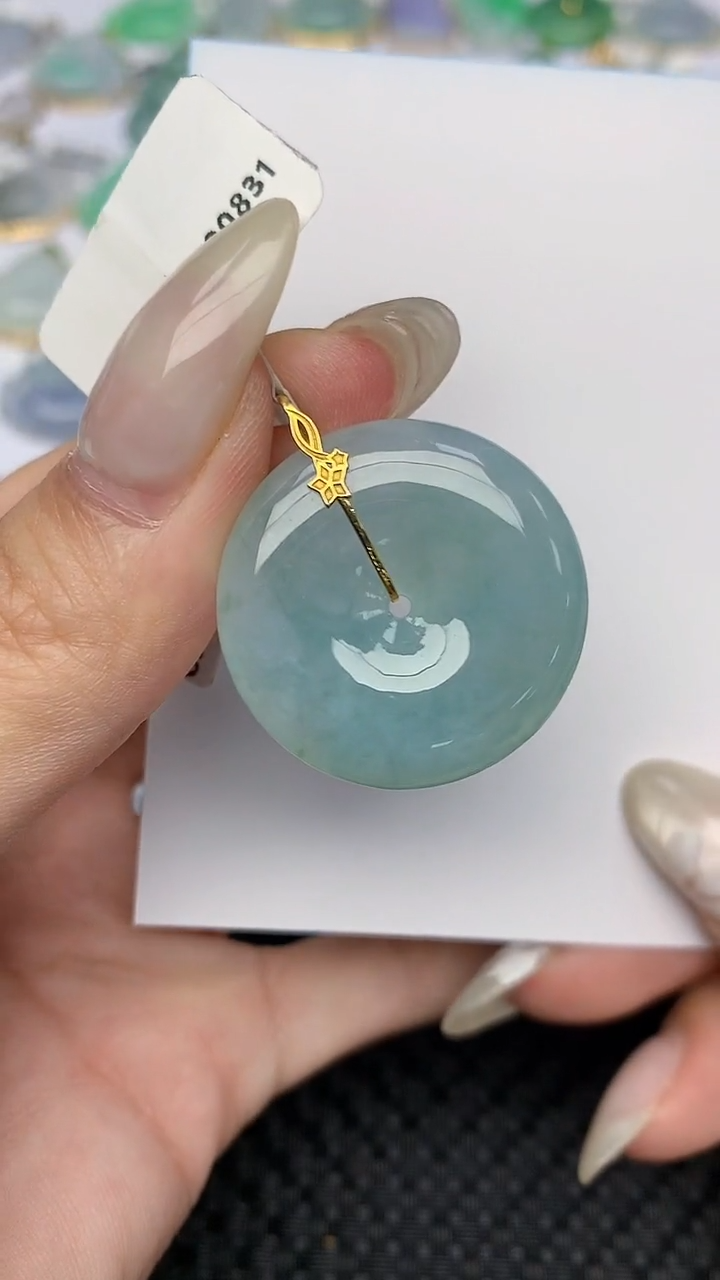 翡翠18K金镶嵌颈饰天然翡翠a货