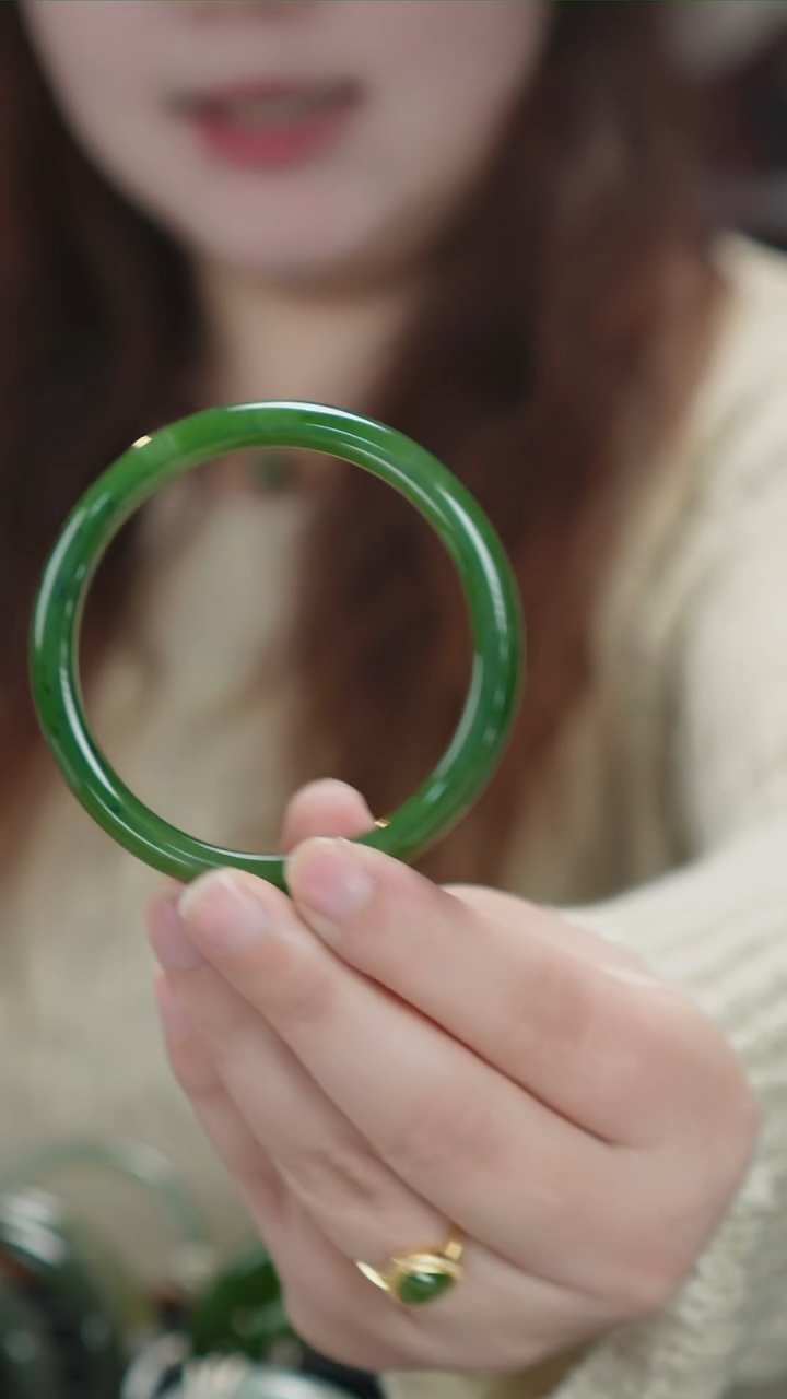 【闪购商品】和田玉手镯未镶嵌6天然和田玉手镯拍一发一57