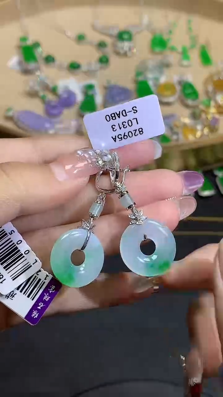 【闪购商品】翡翠耳坠18K金镶嵌多样性发其一L0313