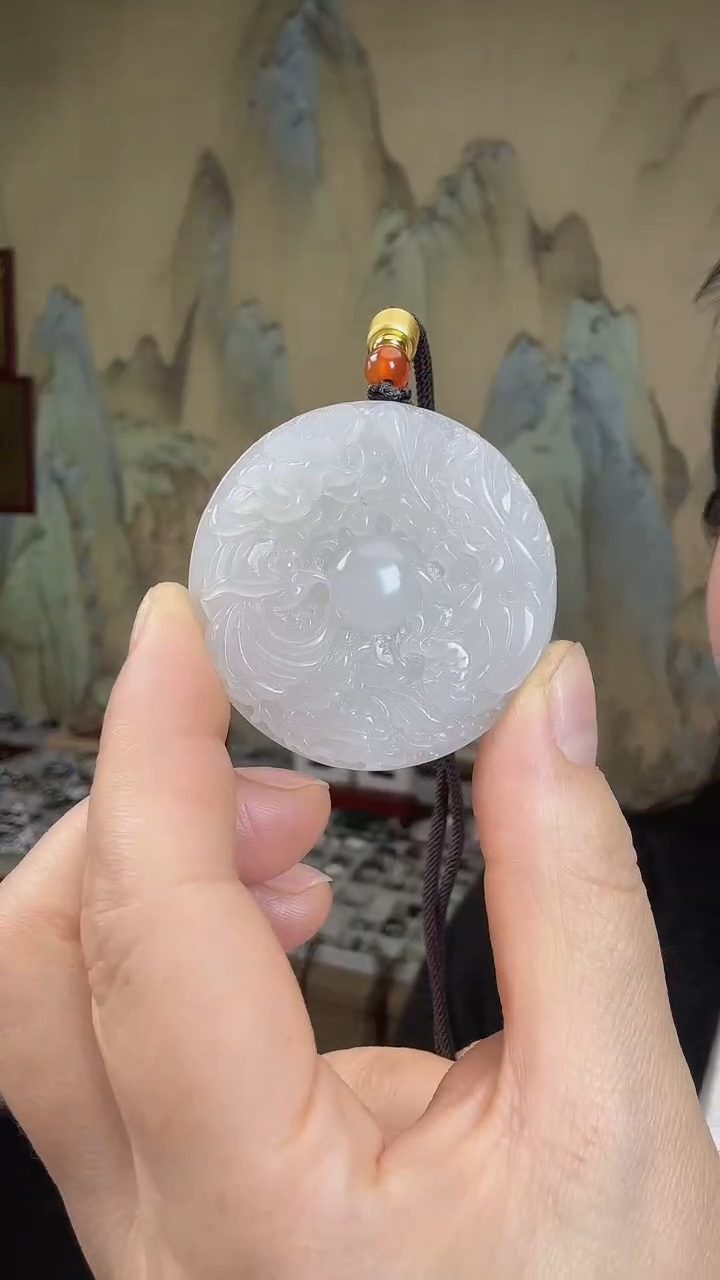 颈饰未镶嵌和田玉.