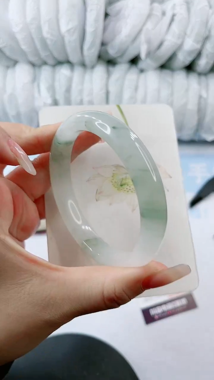 【闪购商品】石英质玉手镯未镶嵌0078743232-多样性发货