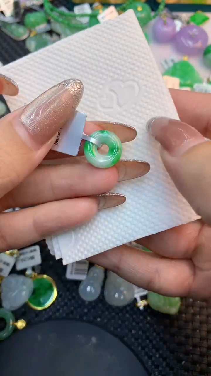 颈饰未镶嵌翡翠1