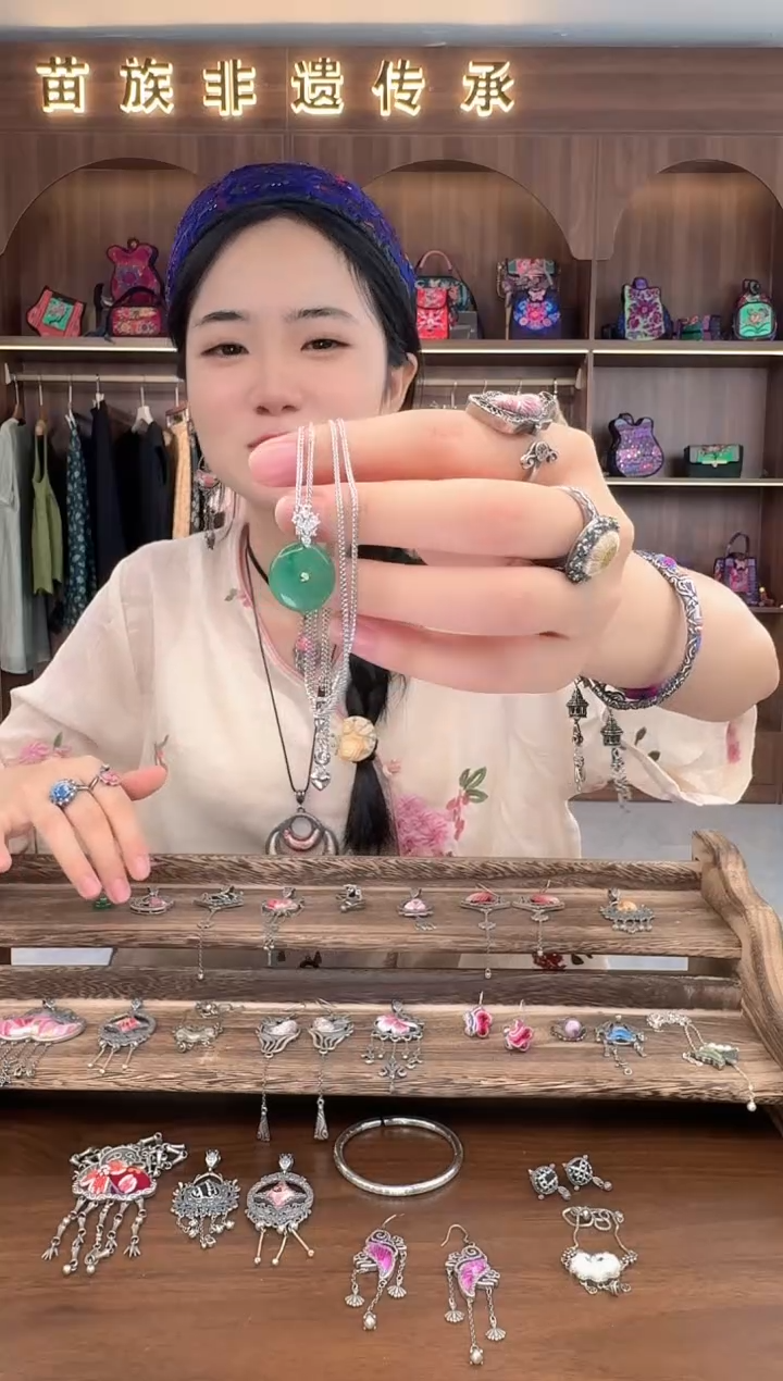 织绣扶光苗绣传承40