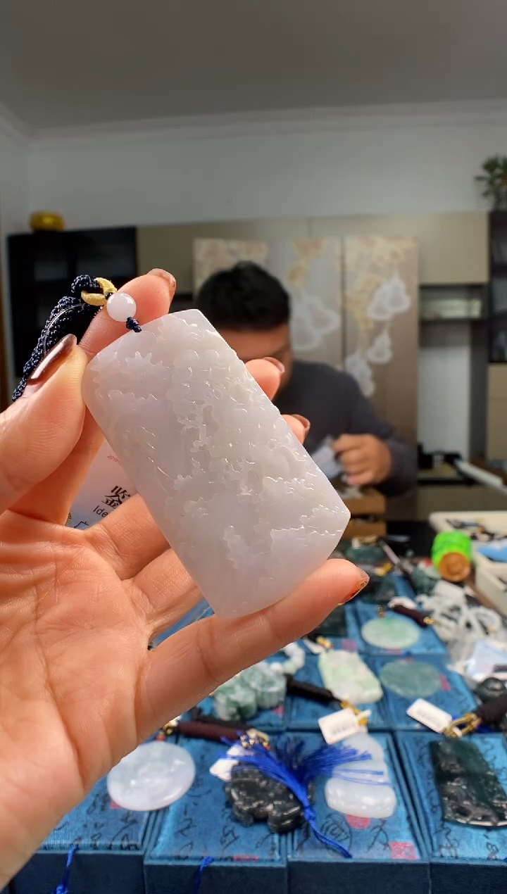 颈饰未镶嵌翡翠多样性发其一