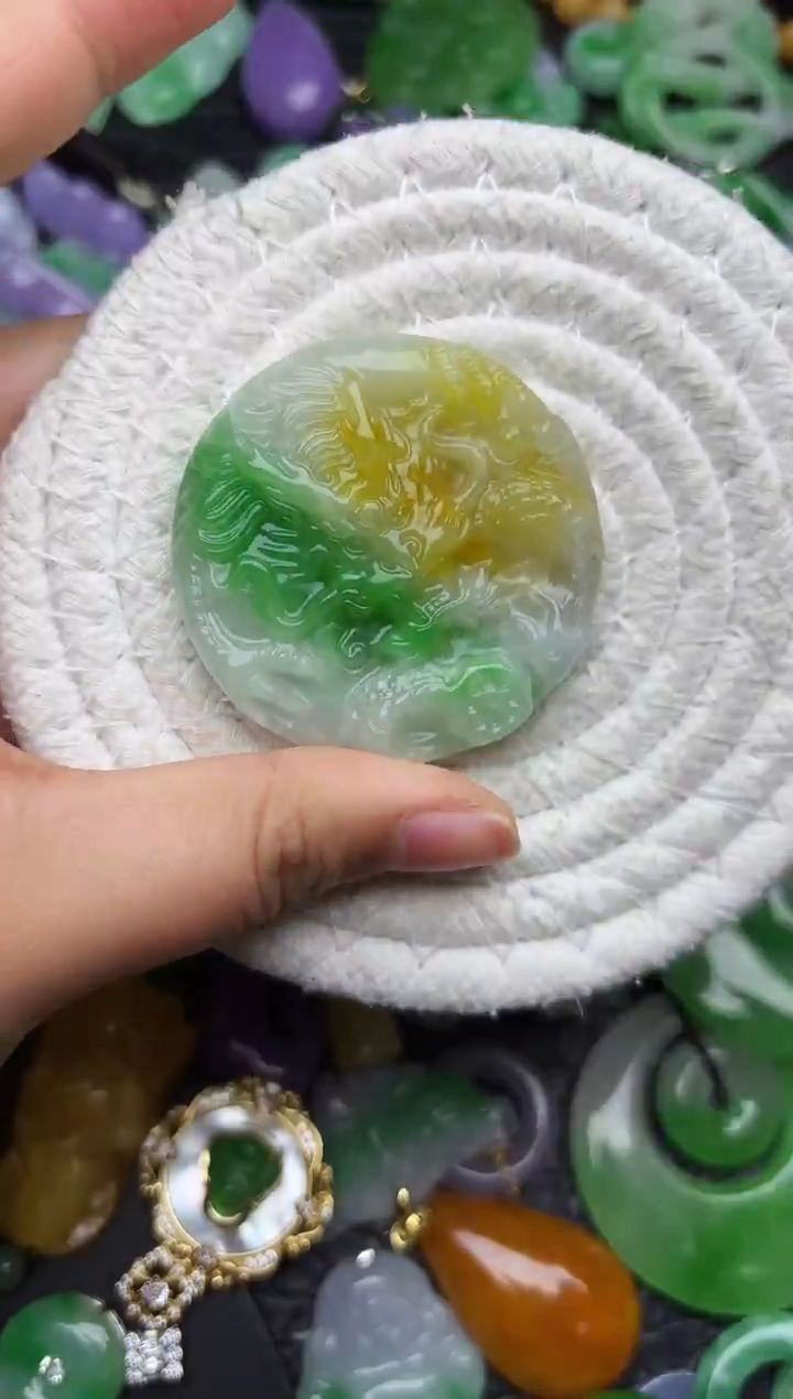 颈饰未镶嵌翡翠缅甸翡翠吊坠