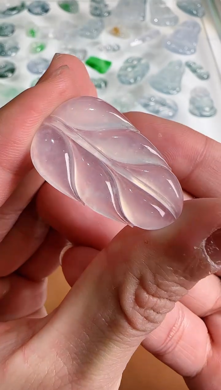 【闪购商品】翡翠吊坠(不含链)未镶嵌··