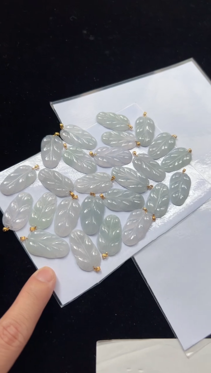 翡翠18K金镶嵌颈饰多样性发一件/1