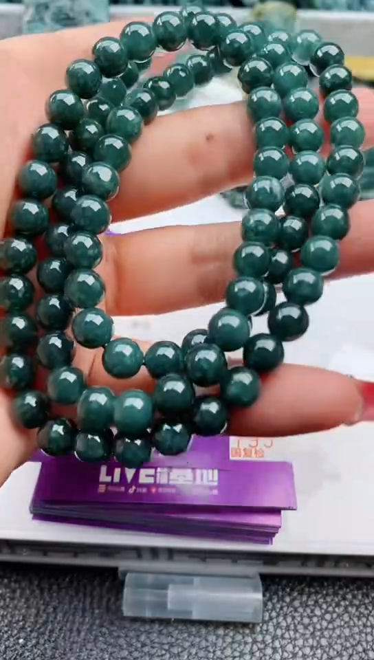 【闪购商品】翡翠颈饰未镶嵌              