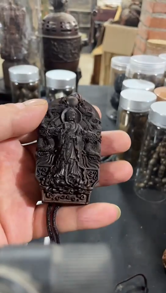 木潘家士大院香木摆件